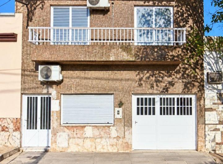 Casa · 174m² · 5 Ambientes · 1 Cochera