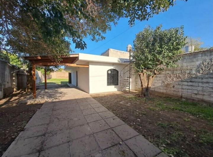 Casa · 90m² · 4 Ambientes · 1 Cochera