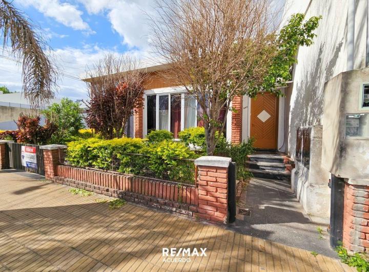 Casa · 190m² · 4 Ambientes · 1 Cochera
