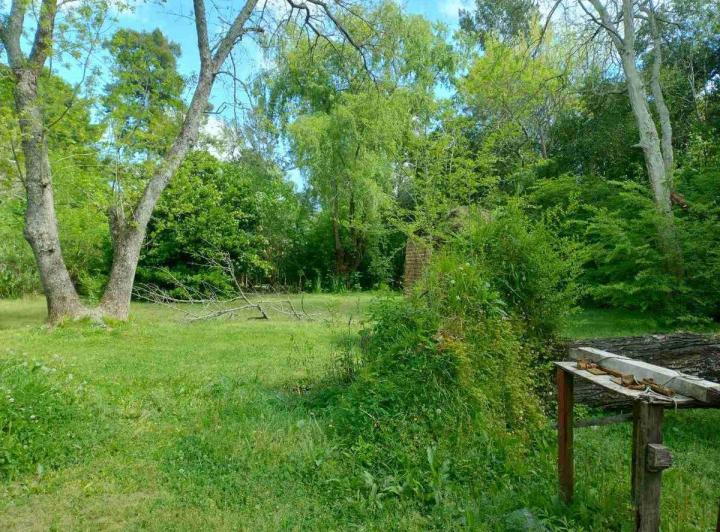 Terreno · 833m²