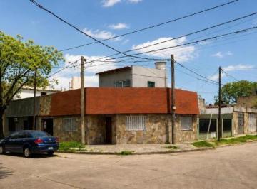 Casa · 80m² · 4 Ambientes · Casa en Azcuenaga