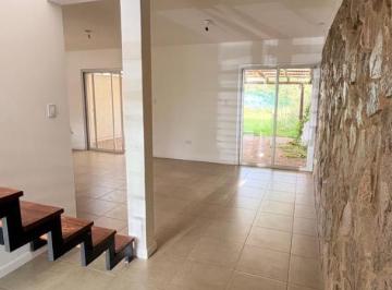 Casa · 100m² · 3 Ambientes · 1 Cochera · Vendo Duplex La Catalina, 2 Dorm, 3 Baños, Amplio Patio