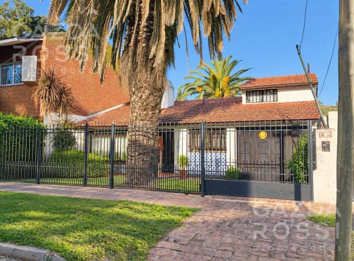 Casa · 153m² · 5 Ambientes · 1 Cochera