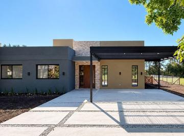 Casa · 188m² · 4 Ambientes · 2 Cocheras · Casa 1 Planta Haras San Pablo Pileta Apto Crédito