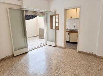 Departamento de 2 ambientes, General San Martín · Departamento de 2 Ambientes en Planta Baja con Patio. Excelente Ubicación. a 50 m. de Est. Malaver