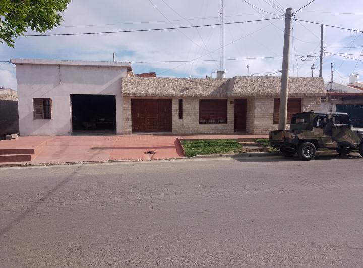 Casa · 190m² · 2 Ambientes · 1 Cochera