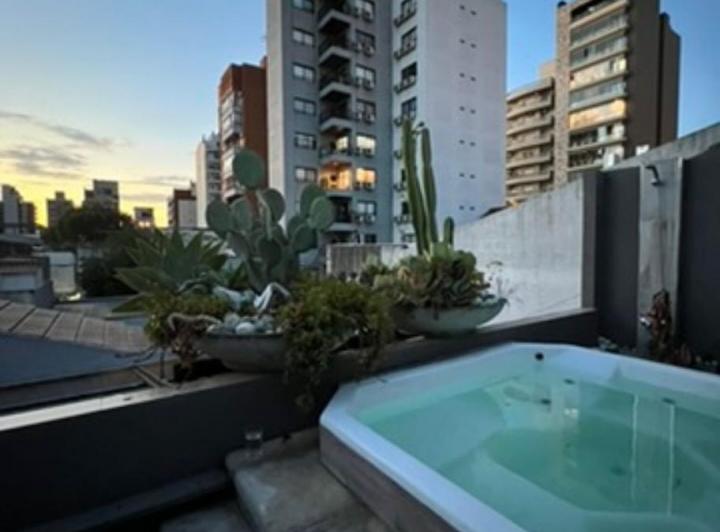 Casa · 360m² · 7 Ambientes · 1 Cochera