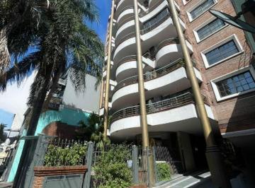 Garage , Morón · Alquiler de Cochera Cubierta con Entrada Independiente Al Edificio en Moron Norte