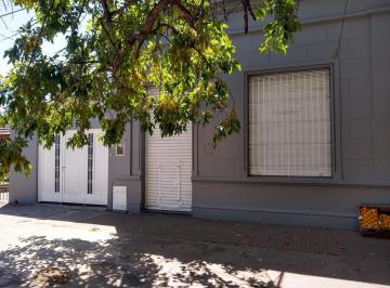 Local comercial · 210m² · 6 Ambientes · 4 Cocheras · Local Sobre Av Espora - Adrogue
