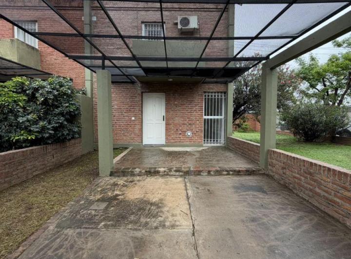 Casa · 97m² · 4 Ambientes · 1 Cochera