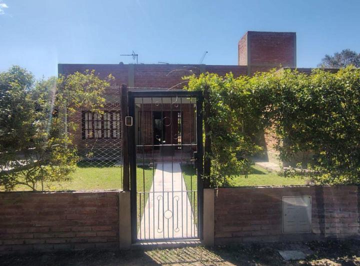Casa · 228m² · 6 Ambientes · 3 Cocheras