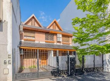 Casa · 103m² · 4 Ambientes · 1 Cochera · Duplex 4 Amb en Venta con Cochera Jardín Parrilla