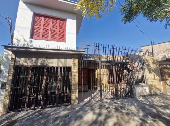 Casa · 158m² · 6 Ambientes · 1 Cochera