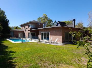 Casa · 410m² · 4 Ambientes · 2 Cocheras · Casa en Alquiler Grand Bell 1