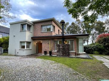 Casa · 410m² · 4 Ambientes · 2 Cocheras · Casa en Alquiler Grand Bell 1 City Bell