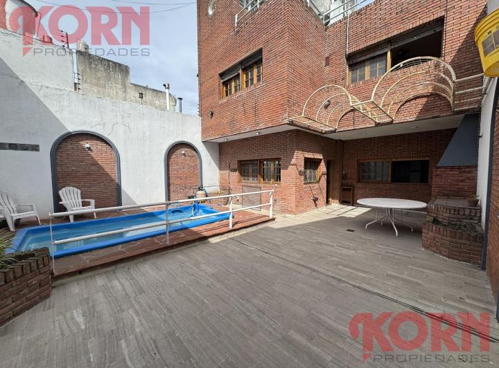 Casa · 309m² · 4 Ambientes · 3 Cocheras