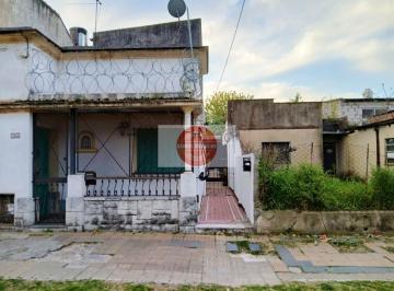 PH · 91m² · 4 Ambientes · Venta - Departamento Tipo Casa de 3 Ambientes con Amplio Patio y Quincho en Bernal