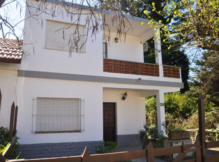 Casa · 158m² · 8 Ambientes · 4 Cocheras