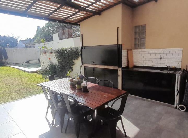 Casa · 104m² · 4 Ambientes · 1 Cochera