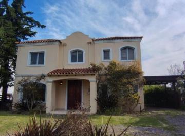 Casa · 180m² · 5 Ambientes · 1 Cochera · Hermosa Casa en Alquiler en San Isidro Labrador