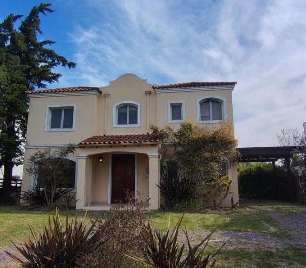 Casa · 180m² · 5 Ambientes · 1 Cochera