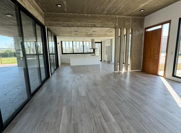 Casa · 199m² · 4 Ambientes · 1 Cochera