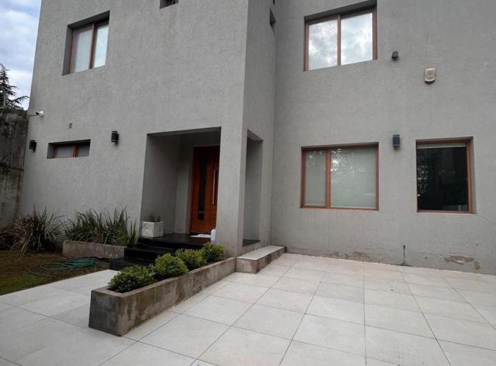 Casa · 135m² · 2 Ambientes · 1 Cochera
