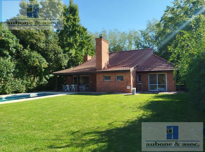 Casa · 180m² · 5 Ambientes · 2 Cocheras