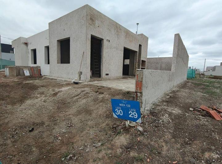 Casa · 90m² · 4 Ambientes · 1 Cochera