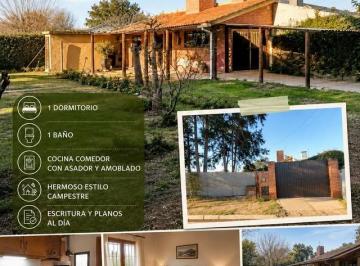 Casa de 3 ambientes, Colonia Caroya · Hermosa y Tranquila Casa en Venta