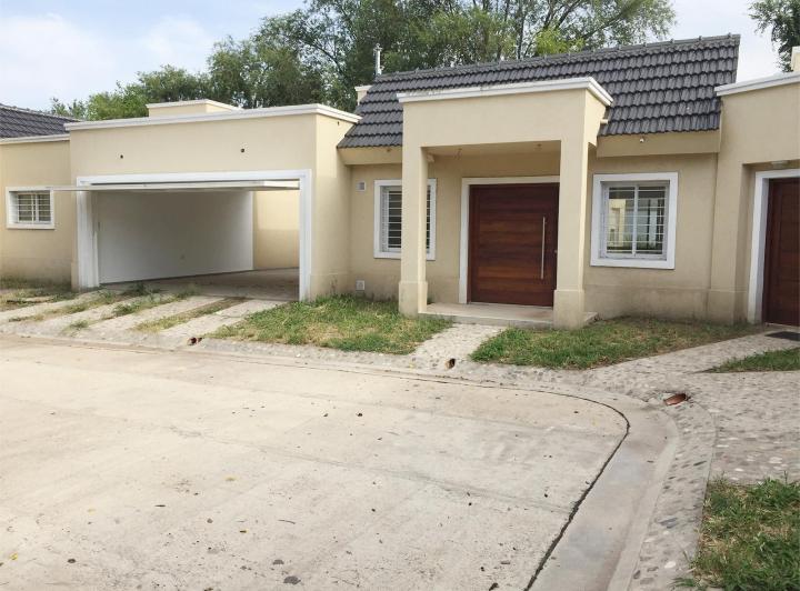 Casa · 150m² · 3 Ambientes · 2 Cocheras