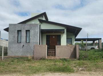 Casa · 117m² · 4 Ambientes · 1 Cochera · Cabaña en Venta Santa Cruz del Lago