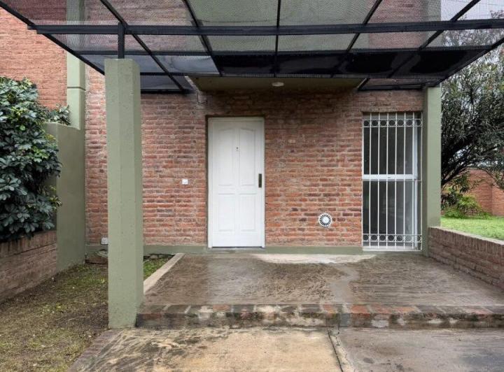 Casa · 92m² · 4 Ambientes · 1 Cochera