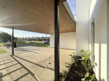 Casa · 135m² · 4 Ambientes · 2 Cocheras · Casa a Estrenar en Alqarias – Siete Soles