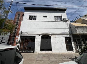 Frente. Se alquila planta baja. · Alquila Dueño Directo 300 m² Deposito / Galpón / Bodega en Parque Chacabuco