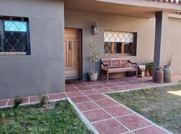 Casa de 7 ambientes, Córdoba · Venta Casa 4 Dorm., con Amplio Terreno, Sobre Av Donato Alvarez