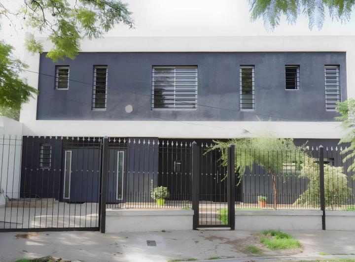 Casa · 185m² · 7 Ambientes · 2 Cocheras