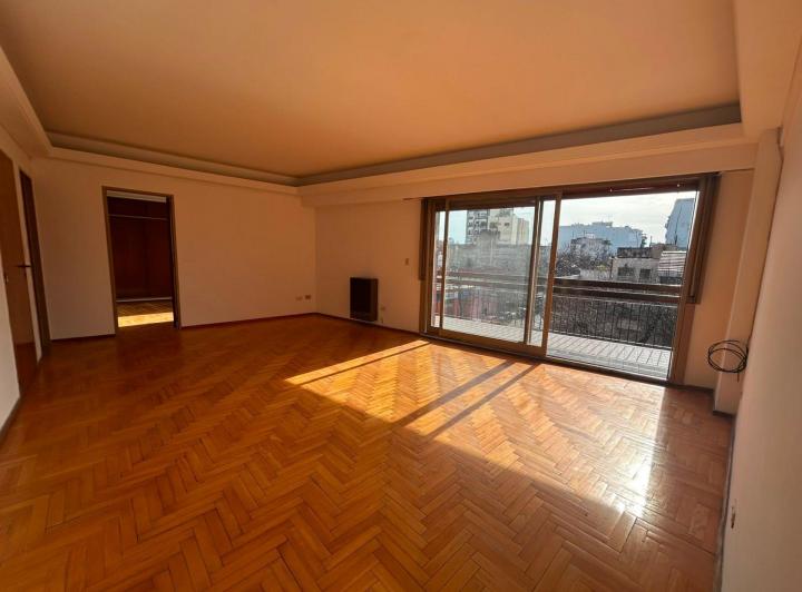 Departamento · 135m² · 6 Ambientes · 1 Cochera