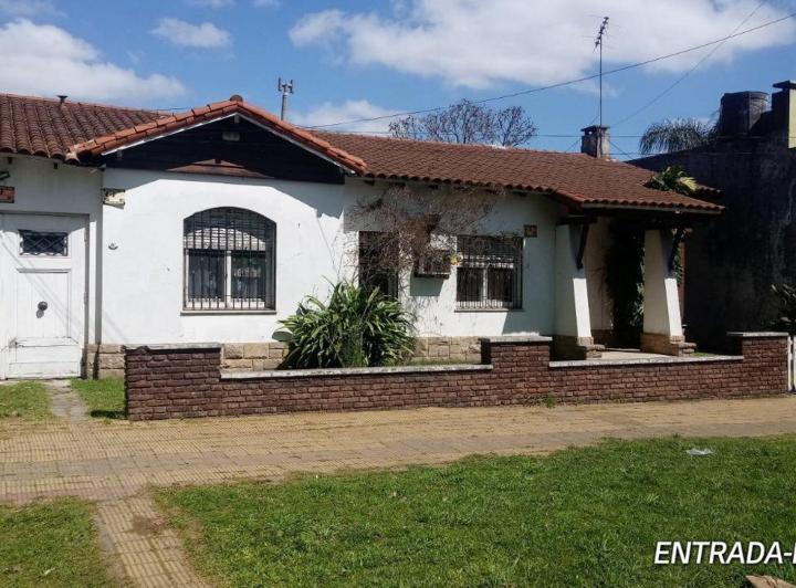 Casa · 182m² · 4 Ambientes · 1 Cochera