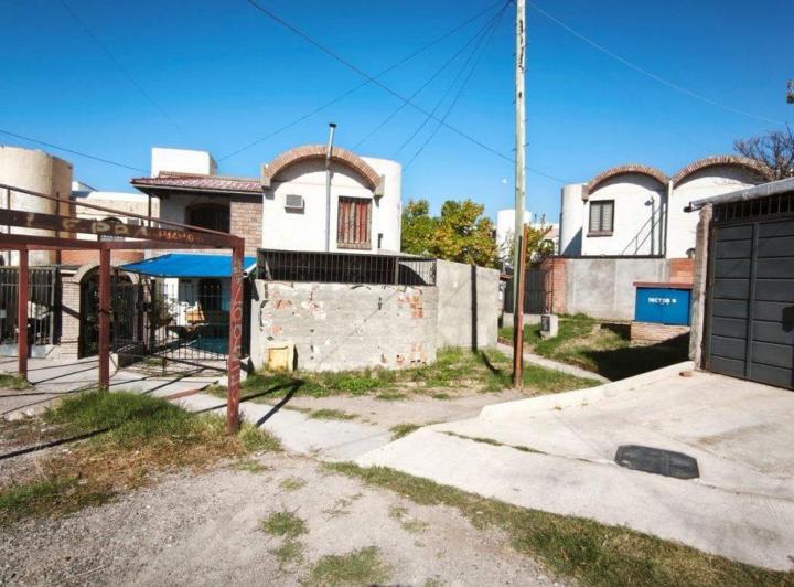 Casa · 130m² · 6 Ambientes · 1 Cochera