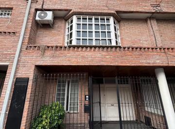 Casa de 5 ambientes, Coghlan · Triplex en Excelente Zona