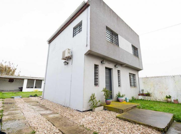 Casa · 90m² · 4 Ambientes · 1 Cochera