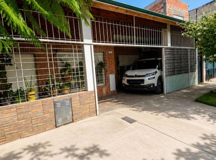 Casa · 130m² · 3 Ambientes · 1 Cochera