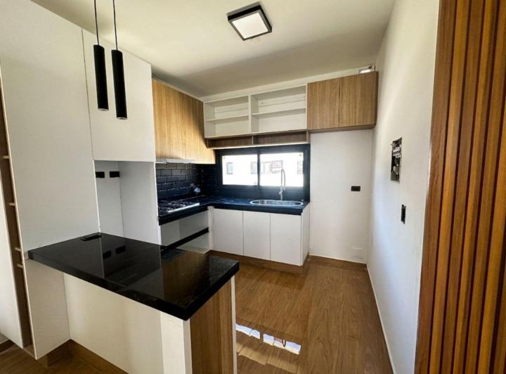 Casa · 105m² · 4 Ambientes · 2 Cocheras