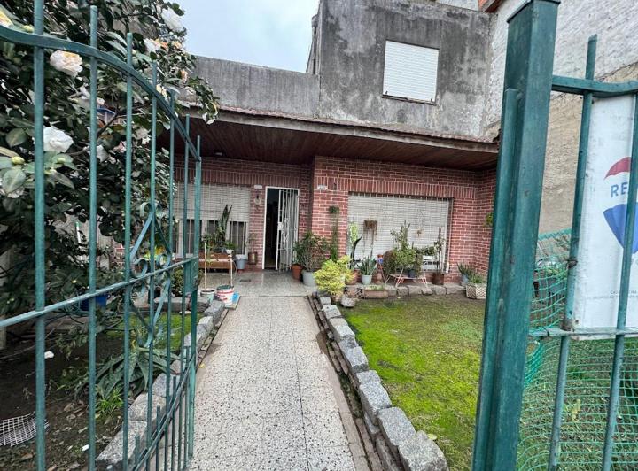 Casa · 103m² · 4 Ambientes · 1 Cochera