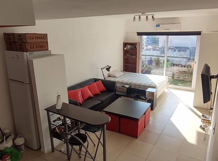 Venta Monoambiente Flores C Balcón y Vista Abierta