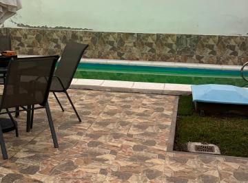 Casa en Venta de 3 ambientes Intersindical · Casa con Pileta y Completamente Remodelada