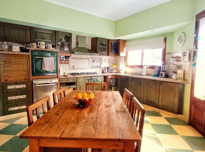 Casa · 296m² · 5 Ambientes · 2 Cocheras