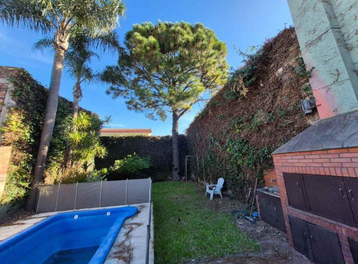 Casa · 282m² · 7 Ambientes · 3 Cocheras