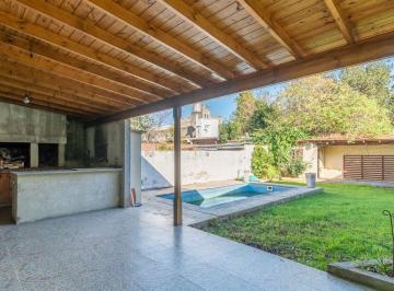 Casa · 230m² · 5 Ambientes · 4 Cocheras · Venta Casa 5 Amb. C/ Pileta I. Casanova